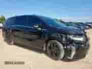 2024 Honda Odyssey Sport z VIN 5FNRL6H70RB010271, wystawiony jako Copart lot #81407535 z przebiegiem 17 717 mil mil oraz Nie do naprawy • Non repairable. Historia ofert i sprzedaży dostępna na DreamBid. Obrazek 4.