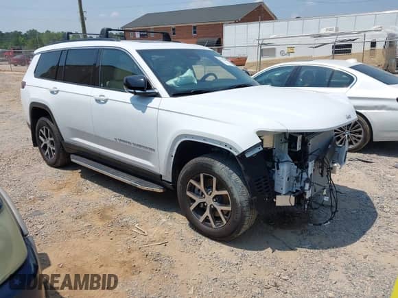 2025 Jeep Grand Cherokee Limited with VIN 1C4RJKBG7S8686200, listed as a IAAI auction lot 42592289 with 1,979 mi miles and . Bid and sale history available at DreamBid. Image 1.