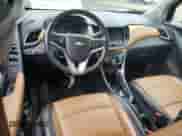 2018 Chevrolet Trax Premier с VIN 3GNCJRSB2JL263129, выставлен на аукционе Copart как лот 60694345 с пробегом 66 753 миль миль и Списание • Salvage title. История ставок и продаж доступна на DreamBid. Изображение 8.