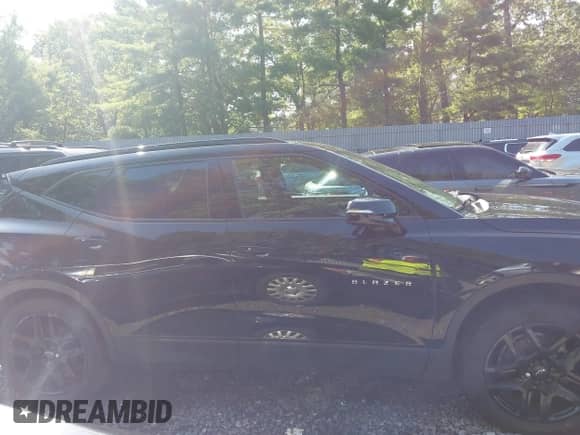 2021 Chevrolet Blazer LT z VIN 3GNKBCRS1MS502319, wystawiony jako IAAI lot #42733079 z przebiegiem 45 519 mil mil oraz . Historia ofert i sprzedaży dostępna na DreamBid. Obrazek 13.