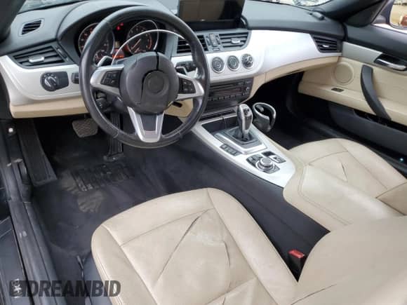 2012 BMW Z4 sDrive28i с VIN WBALL5C56CE716558, выставлен на аукционе Copart как лот 62003125 с пробегом 93 438 миль миль и Списание • Salvage title. История ставок и продаж доступна на DreamBid. Изображение 8.