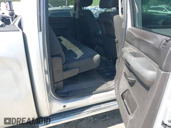 2012 Chevrolet Silverado 1500 LS z VIN 3GCPCREA4CG229602, wystawiony jako IAAI lot #42818433 z przebiegiem 294 243 mil mil oraz . Historia ofert i sprzedaży dostępna na DreamBid. Obrazek 8.