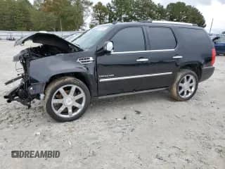 2011 Cadillac Escalade Premium with VIN 1GYS4CEF3BR273776, listed as a Copart auction lot 90788465 with 217,496 mi miles and Salvage title. Bid and sale history available at DreamBid. Image 1.