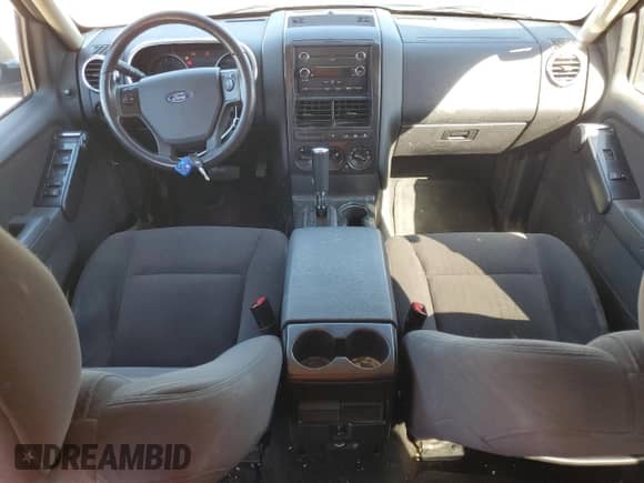 2010 Ford Explorer XLT z VIN 1FMEU7DE5AUA87893, wystawiony jako Copart lot #82632875 z przebiegiem 159 149 mil mil oraz Czysty tytuł • Clean title. Historia ofert i sprzedaży dostępna na DreamBid. Obrazek 8.
