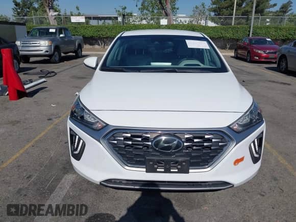 2020 Hyundai Ioniq SE z VIN KMHC65LD8LU198343, wystawiony jako IAAI lot #42313918 z przebiegiem 41 671 mil mil oraz . Historia ofert i sprzedaży dostępna na DreamBid. Obrazek 13.