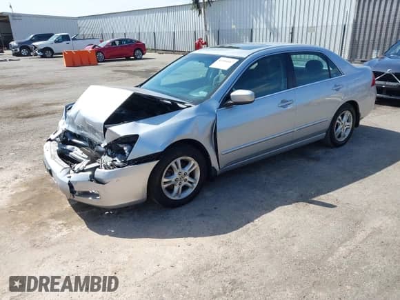 2007 Honda Accord EX с VIN 1HGCM56707A163191, выставлен на аукционе IAAI как лот 43386687 с пробегом 188 270 миль миль и . История ставок и продаж доступна на DreamBid. Изображение 2.