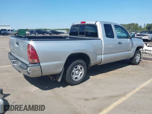 2006 Toyota Tacoma z VIN 5TETX22N16Z241135, wystawiony jako IAAI lot #43175819 z przebiegiem 360 065 mil mil oraz . Historia ofert i sprzedaży dostępna na DreamBid. Obrazek 4.