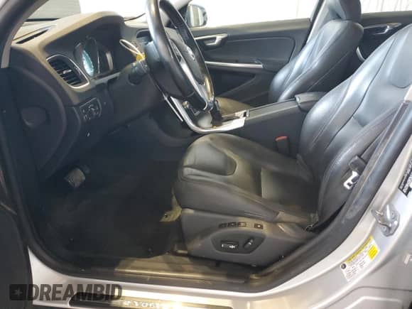 2015 Volvo S60 T5 Platinum с VIN YV1612TM2F2353008, выставлен на аукционе Copart как лот 69185513 с пробегом 70 403 миль миль и . История ставок и продаж доступна на DreamBid. Изображение 7.