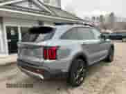 2021 Kia Sorento EX z VIN 5XYRHDLF2MG069814, wystawiony jako Copart lot #47583405 z przebiegiem 301 280 mil mil oraz Czysty tytuł • Clean title. Historia ofert i sprzedaży dostępna na DreamBid. Obrazek 4.