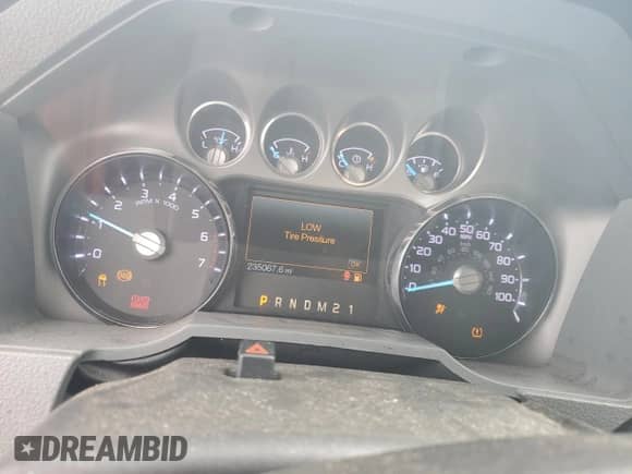 2015 Ford F-250 XLT с VIN 1FT7W2B64FED50382, выставлен на аукционе Copart как лот 82398535 с пробегом 235 067 миль миль и Списание • Salvage title. История ставок и продаж доступна на DreamBid. Изображение 9.