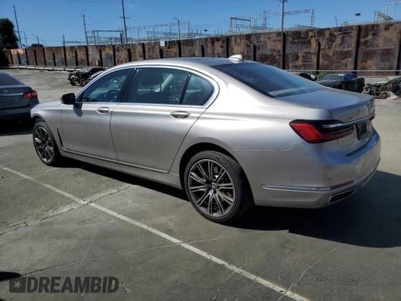2021 BMW 7 Series 740i xDrive с VIN WBA7T4C01MCF12430, выставлен на аукционе Copart как лот 46249904 с пробегом 20 679 миль миль и . История ставок и продаж доступна на DreamBid. Изображение 2.