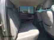 2018 Toyota Tacoma SR5 z VIN 3TMBZ5DN3JM014782, wystawiony jako Copart lot #60553435 z przebiegiem 53 084 mil mil oraz Szkoda całkowita • Salvage title. Historia ofert i sprzedaży dostępna na DreamBid. Obrazek 10.