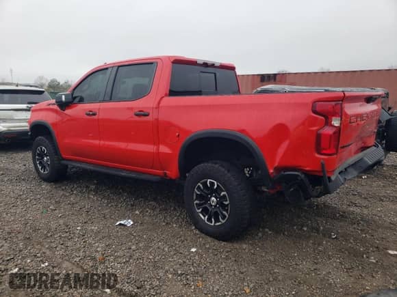 2024 Chevrolet Silverado 1500 ZR2 z VIN 3GCUDHE8XRG347203, wystawiony jako Copart lot #44372235 z przebiegiem 17 131 mil mil oraz Szkoda całkowita • Salvage title. Historia ofert i sprzedaży dostępna na DreamBid. Obrazek 2.