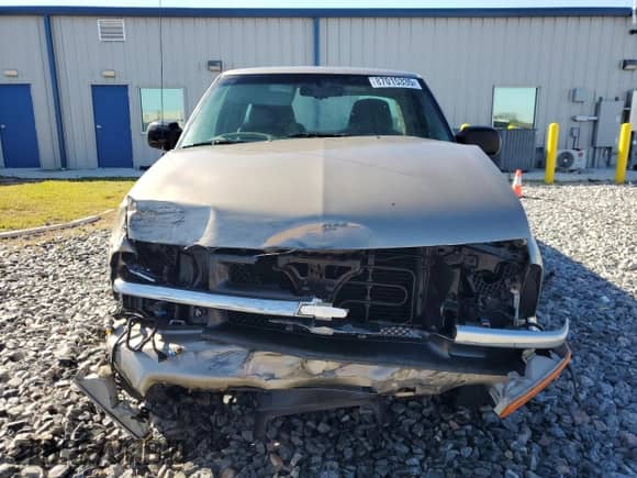 2000 Chevrolet S-10 LS with VIN 1GCCS1954YK280694, listed as a Copart auction lot 87015335 with 52,118 mi miles and Salvage title. Bid and sale history available at DreamBid. Image 5.