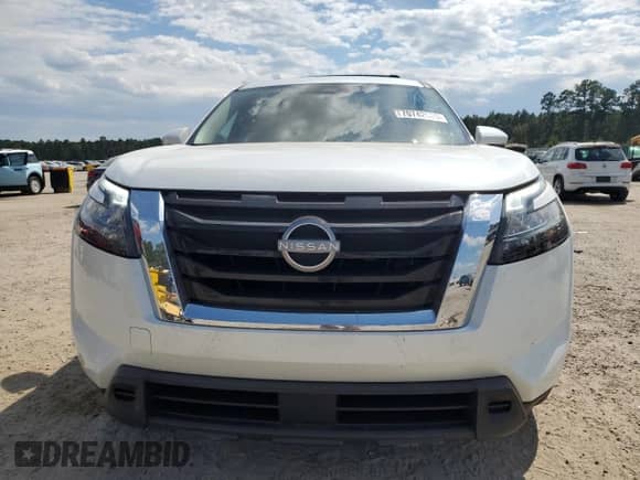 2025 Nissan Pathfinder SV с VIN 5N1DR3BB6SC263999, выставлен на аукционе Copart как лот 70742625 с пробегом 4 178 миль миль и Списание • Salvage title. История ставок и продаж доступна на DreamBid. Изображение 5.