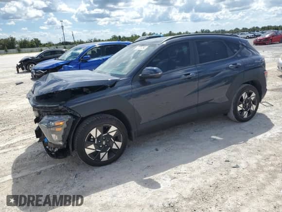 2024 Hyundai Kona SEL с VIN KM8HB3AB5RU116441, выставлен на аукционе Copart как лот 72731254 с пробегом 3 679 миль миль и На запчасти • Non repairable. История ставок и продаж доступна на DreamBid. Изображение 1.