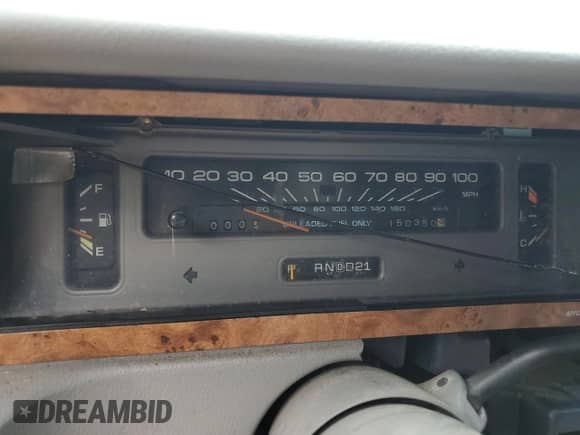 1993 Chevrolet Caprice Classic с VIN 1G1BL53E4PW140914, выставлен на аукционе Copart как лот 69377335 с пробегом 150 350 миль миль и Списание • Salvage title. История ставок и продаж доступна на DreamBid. Изображение 9.