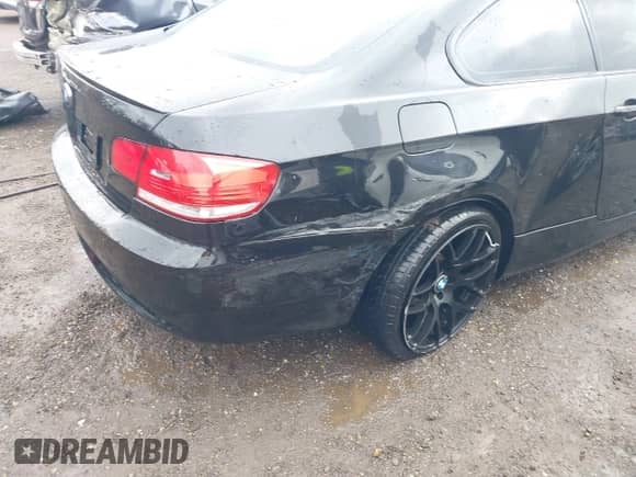 2009 BMW 3 Series 328i xDrive with VIN WBAWV535X9P080957, listed as a IAAI auction lot 40878730 with 94,892 mi miles and . Bid and sale history available at DreamBid. Image 6.