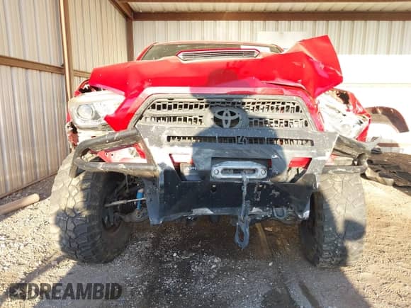 2017 Toyota Tacoma SR5 с VIN 5TFCZ5AN4HX097913, выставлен на аукционе IAAI как лот 43376846 с пробегом 100 891 миль миль и . История ставок и продаж доступна на DreamBid. Изображение 6.