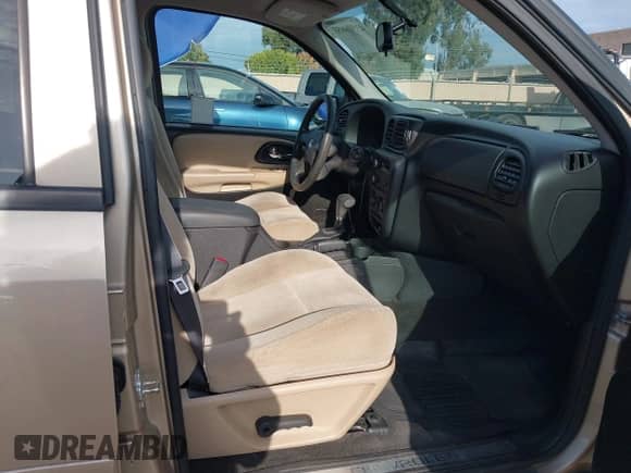 2006 Chevrolet TrailBlazer LT with VIN 1GNDT13S262289236, listed as a IAAI auction lot 43508653 with 109,817 mi miles and . Bid and sale history available at DreamBid. Image 5.