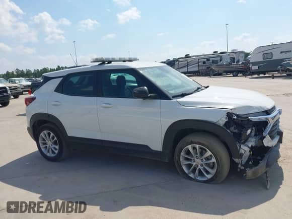 2024 Chevrolet TrailBlazer LS z VIN KL79MNSL7RB161525, wystawiony jako IAAI lot #43153040 z przebiegiem 64 769 mil mil oraz . Historia ofert i sprzedaży dostępna na DreamBid. Obrazek 13.