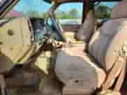 1995 Chevrolet Suburban с VIN 1GNFK16K1SJ337056, выставлен на аукционе Copart как лот 81636005 с пробегом 260 244 миль миль и Чистый • Clean title. История ставок и продаж доступна на DreamBid. Изображение 7.