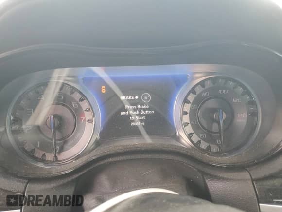 2020 Chrysler 300 S with VIN 2C3CCABG3LH187369, listed as a Copart auction lot 82668515 with 29,851 mi miles and Clean title. Bid and sale history available at DreamBid. Image 9.