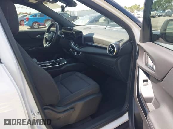 2025 Chevrolet Equinox FWD LT with VIN 3GNAXHEG4SL124788, listed as a IAAI auction lot 43062339 with 9,144 mi miles and . Bid and sale history available at DreamBid. Image 5.