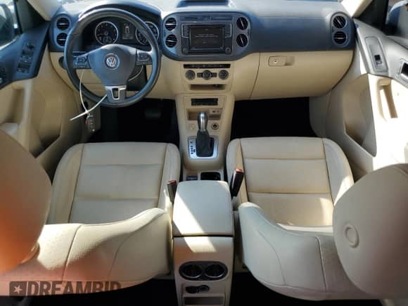 2017 Volkswagen Tiguan S с VIN WVGBV7AX4HK019967, выставлен на аукционе Copart как лот 68024925 с пробегом 100 223 миль миль и Списание • Salvage title. История ставок и продаж доступна на DreamBid. Изображение 8.