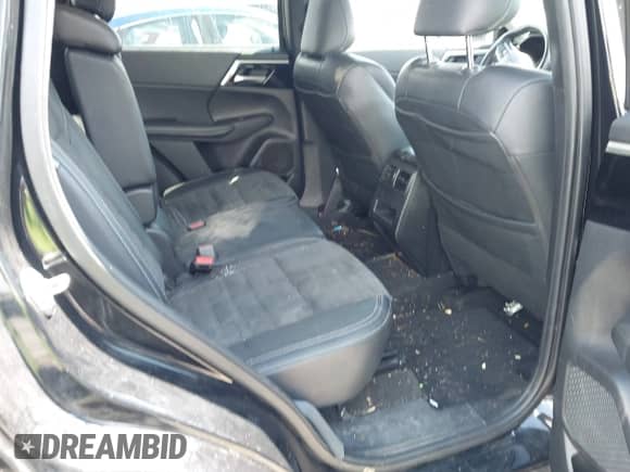 2024 Mitsubishi Outlander SE z VIN JA4J3VA81RZ012612, wystawiony jako IAAI lot #42987561 z przebiegiem 35 220 mil mil oraz . Historia ofert i sprzedaży dostępna na DreamBid. Obrazek 8.