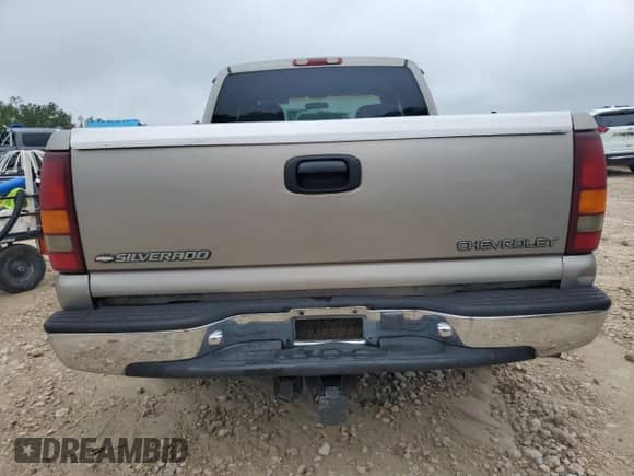 1999 Chevrolet Silverado 1500 LS z VIN 2GCEC19T0X1213660, wystawiony jako Copart lot #65204135 z przebiegiem 219 753 mil mil oraz Szkoda całkowita • Salvage title. Historia ofert i sprzedaży dostępna na DreamBid. Obrazek 6.