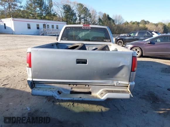 1995 Chevrolet S-10 with VIN 1GCCS1442SK162259, listed as a IAAI auction lot 41870338 with 222,349 mi miles and . Bid and sale history available at DreamBid. Image 17.