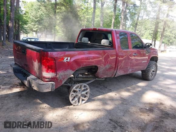 2007 GMC Sierra 1500 SLE2 with VIN 2GTEK19J071635932, listed as a IAAI auction lot 42356992 with 162,228 mi miles and . Bid and sale history available at DreamBid. Image 4.