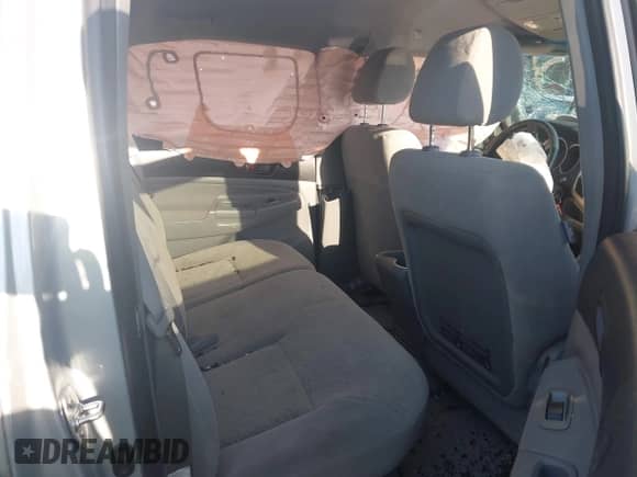 2007 Toyota Tacoma PreRunner z VIN 5TEKU72N47Z440392, wystawiony jako IAAI lot #43217697 z przebiegiem Nie podano mil oraz . Historia ofert i sprzedaży dostępna na DreamBid. Obrazek 8.