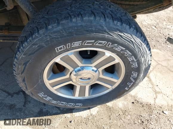 2008 Ford F-150 STX z VIN 1FTRX14W38FB55724, wystawiony jako IAAI lot #41569374 z przebiegiem 87 461 mil mil oraz . Historia ofert i sprzedaży dostępna na DreamBid. Obrazek 12.