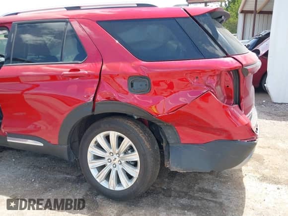 2025 Ford Explorer Platinum with VIN 1FMUK8HH1SGA67829, listed as a IAAI auction lot 42559654 with 7,240 mi miles and . Bid and sale history available at DreamBid. Image 6.