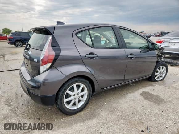 2017 Toyota Prius One z VIN JTDKDTB3XH1597640, wystawiony jako Copart lot #69934515 z przebiegiem 38 023 mil mil oraz Czysty tytuł • Clean title. Historia ofert i sprzedaży dostępna na DreamBid. Obrazek 3.