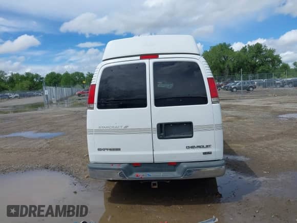 1999 Chevrolet Express z VIN 1GBFG15R7X1064998, wystawiony jako IAAI lot #42255740 z przebiegiem Nie podano mil oraz . Historia ofert i sprzedaży dostępna na DreamBid. Obrazek 17.