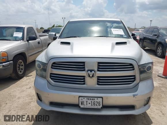 2014 Ram 1500 Sport z VIN 1C6RR6MT1ES366721, wystawiony jako IAAI lot #43090722 z przebiegiem 180 062 mil mil oraz . Historia ofert i sprzedaży dostępna na DreamBid. Obrazek 12.
