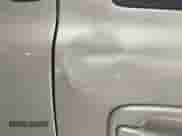 2002 Chevrolet Suburban LT z VIN 1GNFK16Z12J251677, wystawiony jako IAAI lot #42615302 z przebiegiem 167 234 mil mil oraz . Historia ofert i sprzedaży dostępna na DreamBid. Obrazek 6.