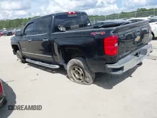 2015 Chevrolet Silverado 1500 LTZ z VIN 3GCUKSEC3FG531188, wystawiony jako IAAI lot #43309285 z przebiegiem 139 287 mil mil oraz . Historia ofert i sprzedaży dostępna na DreamBid. Obrazek 3.