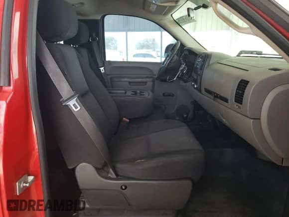 2013 Chevrolet Silverado 1500 Work Truck z VIN 1GCNKPEX8DZ174642, wystawiony jako Copart lot #61579325 z przebiegiem 196 008 mil mil oraz Szkoda całkowita • Salvage title. Historia ofert i sprzedaży dostępna na DreamBid. Obrazek 10.