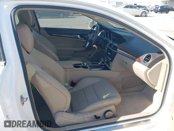 2015 Mercedes-Benz C 250 with VIN WDDGJ4HB4FG423257, listed as a IAAI auction lot 43394917 with 79,054 mi miles and . Bid and sale history available at DreamBid. Image 5.