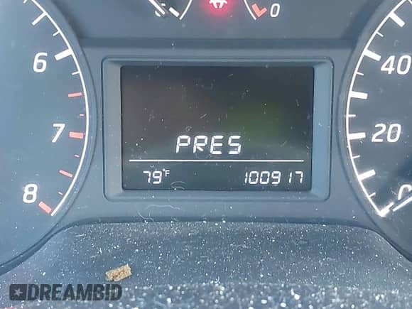 2019 Nissan Sentra S z VIN 3N1AB7AP4KY370902, wystawiony jako IAAI lot #42790974 z przebiegiem 100 917 mil mil oraz . Historia ofert i sprzedaży dostępna na DreamBid. Obrazek 15.