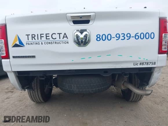 2020 Ram 1500 Big Horn z VIN 1C6RREFG3LN129718, wystawiony jako IAAI lot #42269424 z przebiegiem 97 387 mil mil oraz . Historia ofert i sprzedaży dostępna na DreamBid. Obrazek 6.