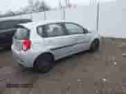 2010 Chevrolet Aveo 2LT z VIN KL1TG6DE2AB103709, wystawiony jako IAAI lot #42122816 z przebiegiem 140 438 mil mil oraz . Historia ofert i sprzedaży dostępna na DreamBid. Obrazek 4.