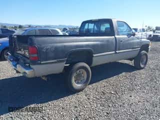 1995 Dodge 2500 with VIN 1B7KF26W3SS313260, listed as a IAAI auction lot 43363948 with 257,086 mi miles and . Bid and sale history available at DreamBid. Image 4.