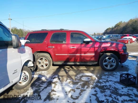 2009 Chevrolet Tahoe LTZ с VIN 1GNFK33099R130800, выставлен на аукционе IAAI как лот 41284672 с пробегом 146 294 миль миль и . История ставок и продаж доступна на DreamBid. Изображение 14.