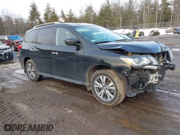 2017 Nissan Pathfinder SV with VIN 5N1DR2MM9HC633277, listed as a IAAI auction lot 41697958 with 51,891 mi miles and . Bid and sale history available at DreamBid. Image 1.