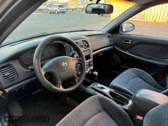 2004 Hyundai Sonata z VIN KMHWF25H94A000139, wystawiony jako Copart lot #42974655 z przebiegiem 129 267 mil mil oraz Czysty tytuł • Clean title. Historia ofert i sprzedaży dostępna na DreamBid. Obrazek 9.